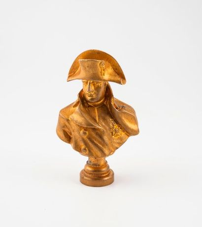 A. Caron 

Cachet en bronze doré figurant le buste de Napoléon au bicorne. 

Signé...