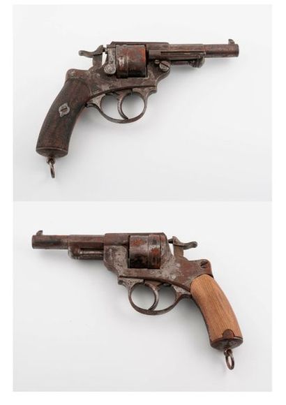 MANUFACTURE D'ARMES DE SAINT ETIENNE 

Revolver d'ordonnance modèle 1873, S 18832.

Six...