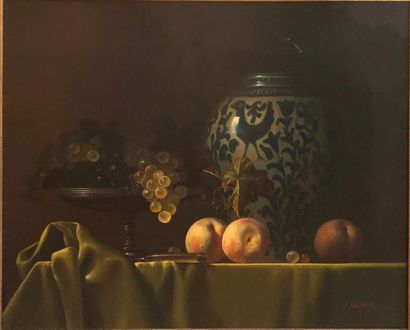 Jean GRIMAL (1942-1998) 

Nature morte sur un entablement à la nappe verte, aux vase...