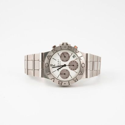 BULGARI 

Montre bracelet d'homme en acier. 

Boîtier rond, lunette gravée du nom...