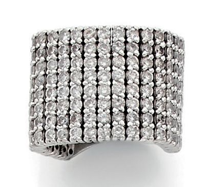 null Bague ruban en or gris (750) articulée, composée de huit lignes de diamants...