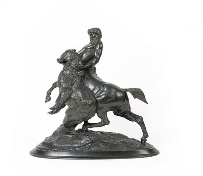 D'après Emmanuel FRÉMIET (1824-1910) Centaure et ours.
Epreuve en bronze à patine...