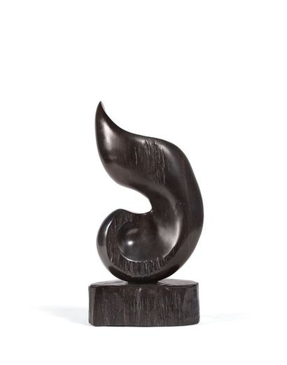 Alexandre NOLL (1890-1970) Sculpture de forme libre, circa 1950.
En bois noirci et...