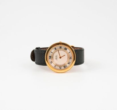 MCD International 

Montre bracelet d'homme. 

Boîtier rond en or jaune (750). 

Cadran...