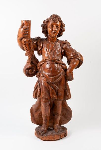 null Ange céroféraire en bois sculpté.

XVIIème-XVIIIème siècles.

H. : 75 cm.

Fentes...
