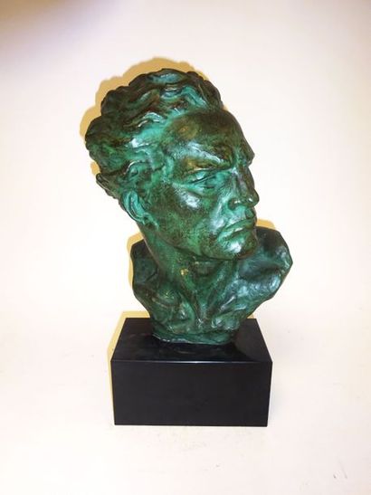 CIPRIANI (1887-1960), d'après 

Jean Mermoz. 

Epreuve en bronze à patine verte nuancée....