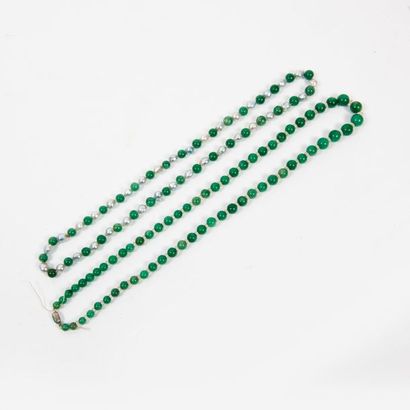 Deux colliers de perles d'aventurine verte...