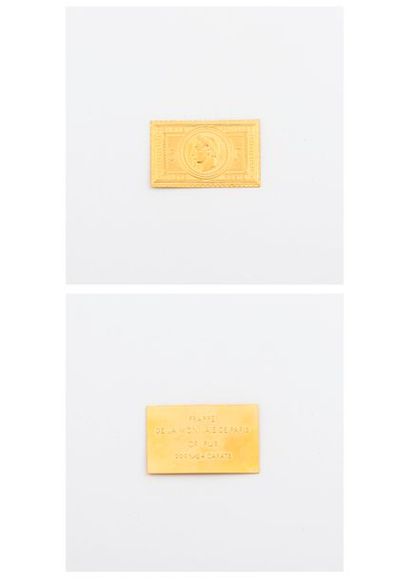 null Timbre 5 Francs de Napoléon III en or jaune (999).

Poids : 11,1 g. 

Dans un...