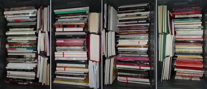 null 4 caisses de documentation, livres d'art et catalogues de ventes.