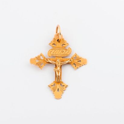 null Grande croix en or jaune (750) ajouré dite à grille ou de Chambéry.

Travail...