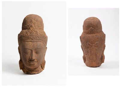 ASIE, XXème siècle 

Tête de Bouddha ou Shiva en grès sculpté.

H. : 30 cm.