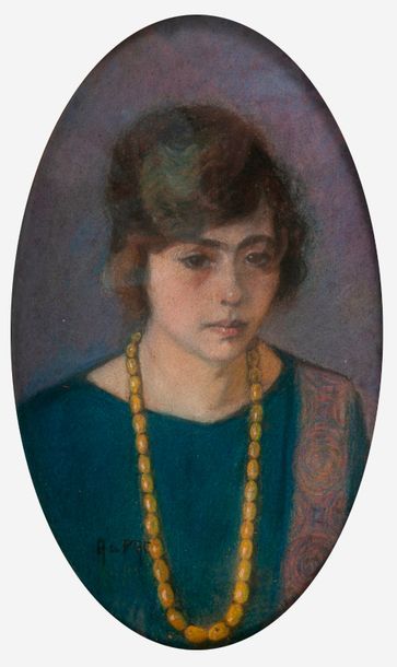 null Ecole du XXème siècle

Portrait de femme en buste au collier de perles jaunes.

Pastel...