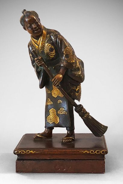 JAPON - Epoque MEIJI (1868 - 1912) 
Okimono en bronze incrusté de cuivre jaune, de...