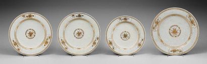 CHINE, Compagnie des Indes - Epoque QIANLONG (1736 - 1795) 
Quatre plats en porcelaine...