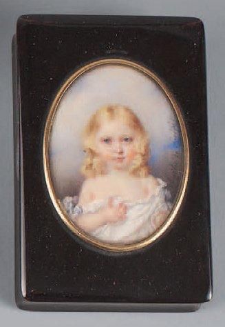 LACÉPÈDE Amélie de, née comtesse KAUTZ, 1796-1860 Boîte rectangulaire en corne, le...