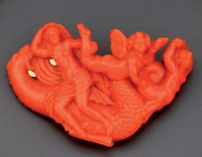null Broche «corail» gravée de déesses et d'un amour sur un dragon, la monture en...