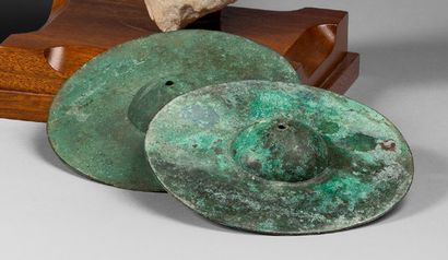 null Pair of bronze cymbals. Roman period. To be compared with the pair preserved...