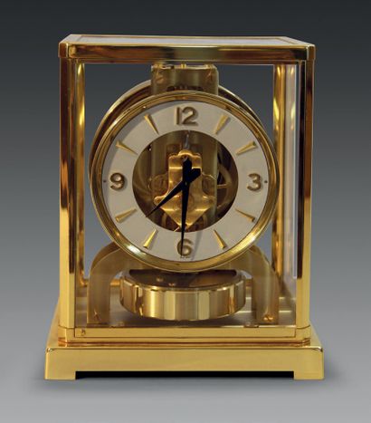 null ATMOS CLOCK by Jaeger Le Coultre & Cie, in gilt metal, no. 208913.
H. 22 cm...