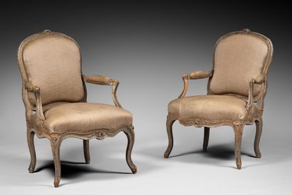 null Pair of flat back armchairs in grey painted wood, with carved decoration of...
