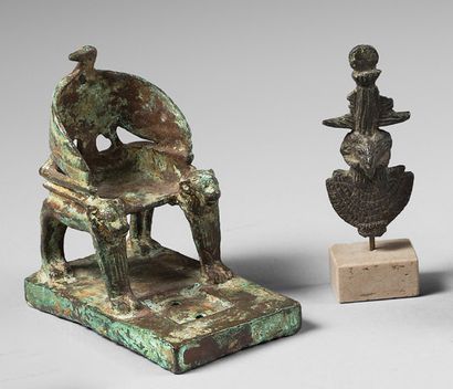 null Lot composed of a throne resting on two panthers, the backrest in the shape...