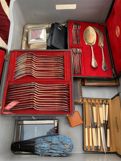 null Set of silver plated cutlery including Cardeilhac knives.