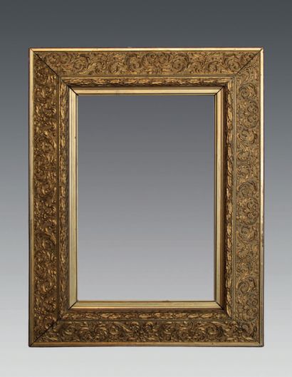 null Two giltwood frames, one with foliage decoration (the view: 33 cm x 30 cm),...