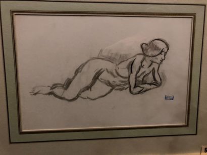 null Lot including : 

-Naked woman lying down. Drawing. Bears a stamp Atelier Pascin...