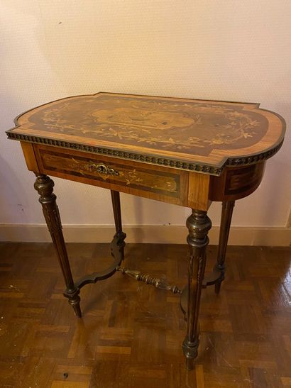 null Veneer and marquetry working table. Late Napoleon III period.