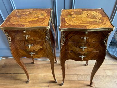 null Pair of bedside tables in veneer and marquetry of bouquets of flowers opening...