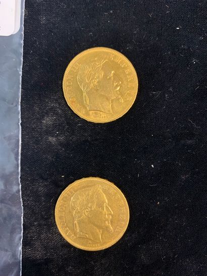 null Deux pièces d'or de cinquante francs (1866 et 1867) .

(usures). 

Poids: 32.22...