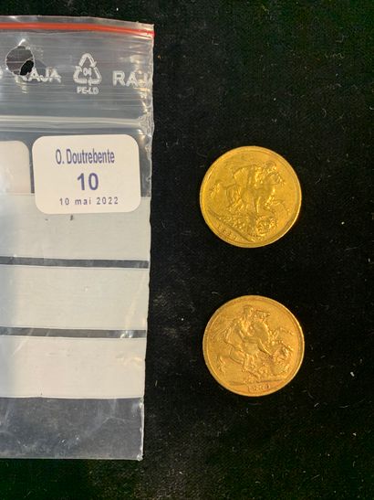 null Deux pièces d'or de souverains.

(usures)

Poids: 15.79 gr.