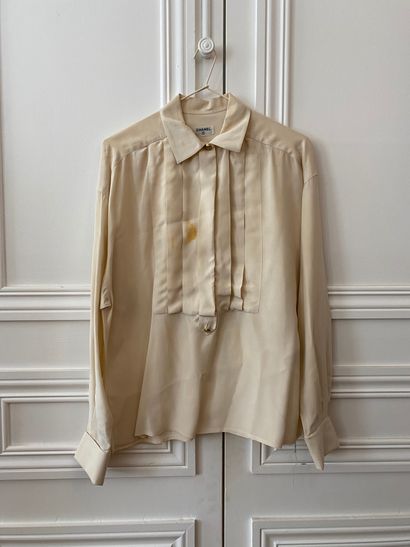 null CHANEL
Lot of six blouses and a jacket in beige and cream tones
(one bodice...