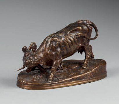 null Bull figure in bronze with medal patina, signed V. Chemin.
Late 19th century.
H...