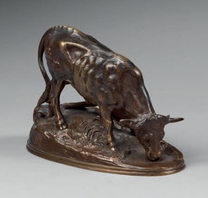 null Bull figure in bronze with medal patina, signed V. Chemin.
Late 19th century.
H...