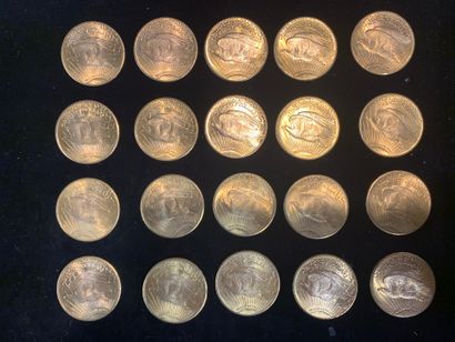 null Vingt pièces d’or de 20 dollars (1927).
Poids : 667,1 gr. 
(Usures)