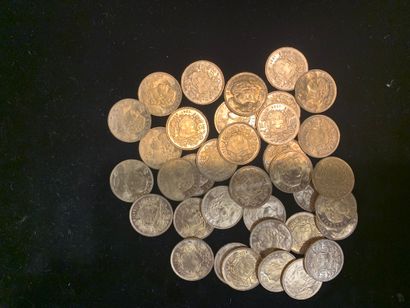 null Trente-six pièces d'or de 20 francs suisses. 
Poids: 234,74 gr. 
(Usures)