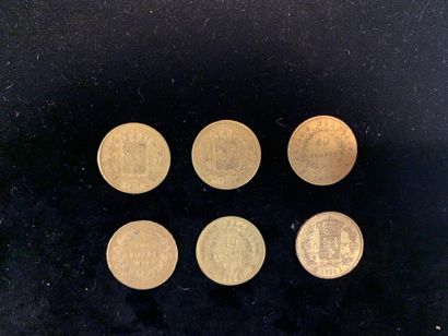 null Six pièces d’or de 40 francs.
Poids : 76,8 gr. 
(Usures)
