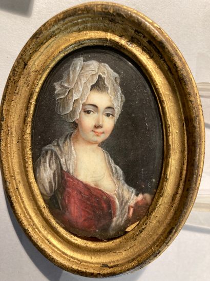 ECOLE FRANCAISE Seconde Moitié du XVIIIe siècle Portrait de villageoise en buste...