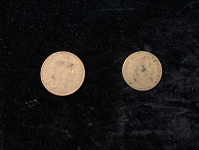 null Lot de deux pièces d'or comprenant:
- une pièce d'or de 5 francs Napoléon III
-...