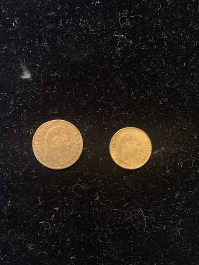 null Deux pièces d'or de cinq francs (barbiche)
Poids : 3,21 g.
(Usures)