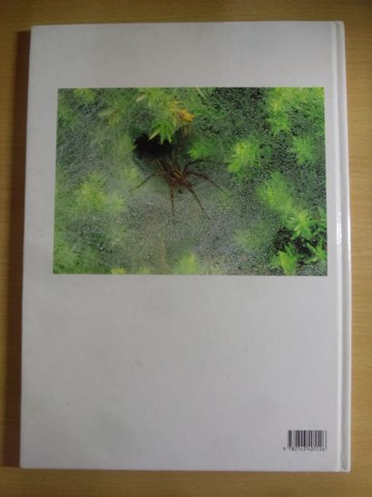 null Un ensemble de 3 ouvrages sur les arachnides :
- Araignées portrait du monde...