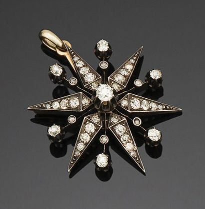 null Pendentif «étoile» en or et argent entièrement serti de diamants de taille ancienne...