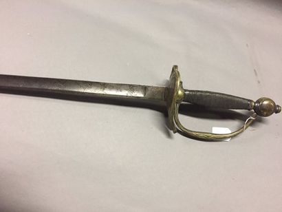 null Epée de Garde de Corps du roi fin XVIII°. Garde en bronze argenté (quillon brisé).

Remontée...