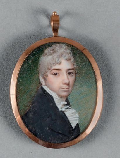 ÉCOLE anglaise début XIXe siècle Portrait d'homme, fond vert-bleu.
Miniature ovale.
Cadre...
