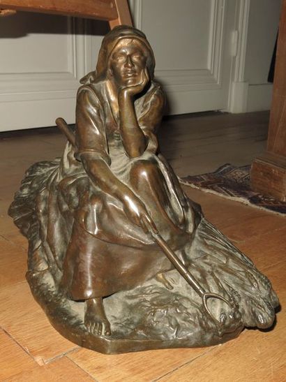 Corneille THEUNISSEN (1874-1930) Rêverie au champ ou Le repos de la moissonneuse.
Bronze...