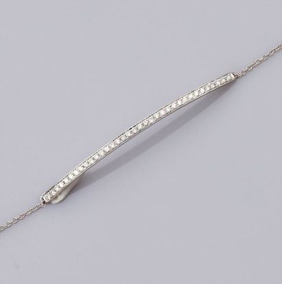 null Fin bracelet en or gris 750°/00 (18K), orné de diamants en ligne. 1.70 g. L...