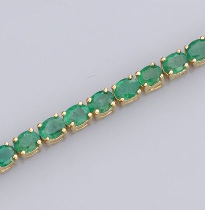 null Bracelet rivière en vermeil 925, serti d'émeraudes ovales pour 6 carats environ...