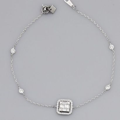 null Fin bracelet en or gris 750°/00 (18K), maille forçat ponctuée de diamants sertis...