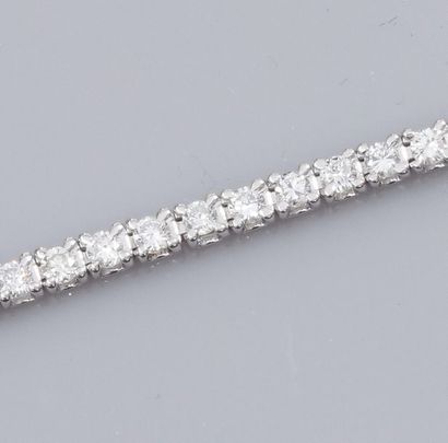   Bracelet rivière en or gris 750°/00 (18K) serti de diamants taille brillant pour...