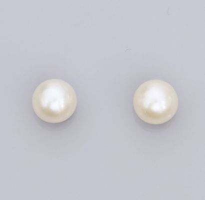   Paire de boucles d'oreilles serties de perles de culture diamètre 7/7.5 mm, tiges...
